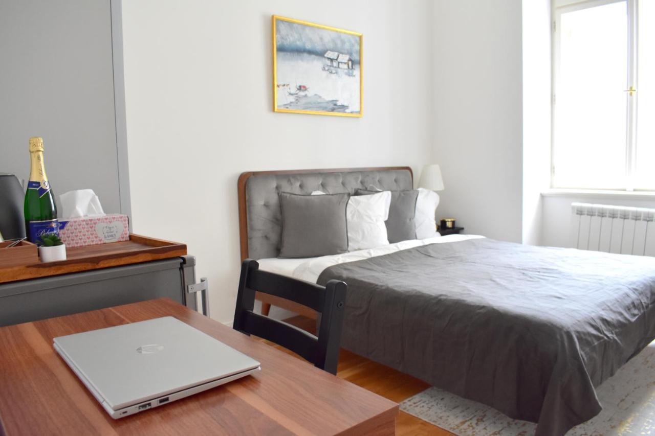 Lovely Apartment In Center Praga Exterior foto