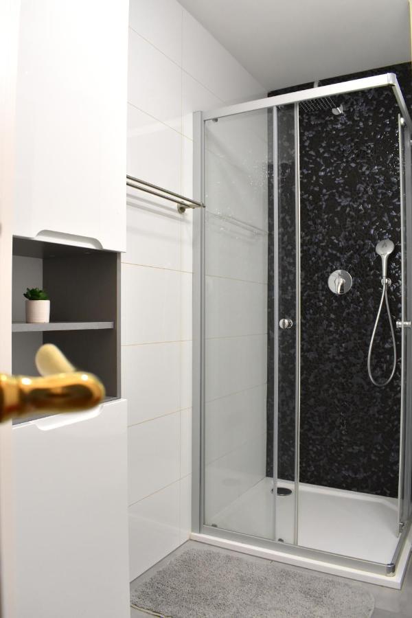 Lovely Apartment In Center Praga Exterior foto